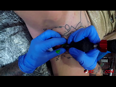 ❤️ tattooed ທີ່ສຸດ Hottie Sully Savage ໄດ້ຮັບ tattoo ສຸດ clitoris ຂອງນາງ ❌ ພາບລາມົກທີ່ມີຄຸນນະພາບ ທີ່ lo.sexarxiv.ru ❌️❤